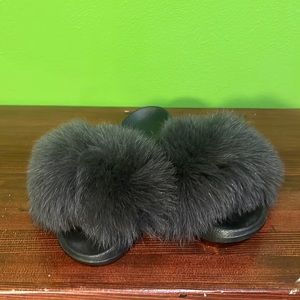 Super fluffy rabbit fur slides. New.